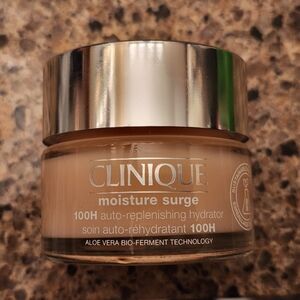 Clinique Moisture Surge 100H Hydrator - Silver and Tan